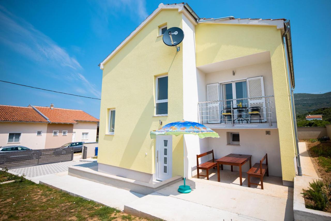 Deluxe Apartments Sanja With Seaview กอร์นยิ คาริน ภายนอก รูปภาพ